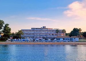Cavomarina Beach Hotel